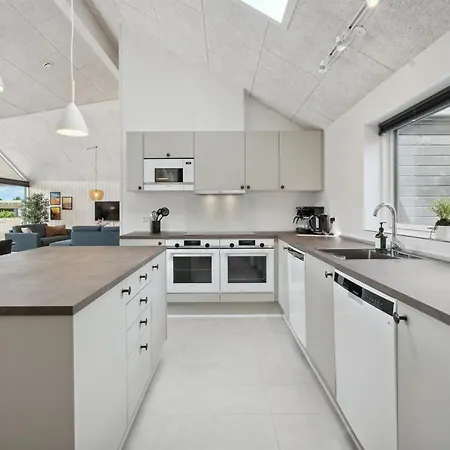 Ferienhaus Holiday Wari - 400m From The Sea By Interhome
